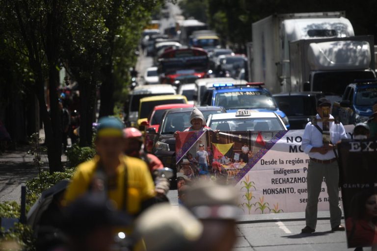 bloqueos de carreteras por convocatoria de los 48 Cantones de Totonicapán