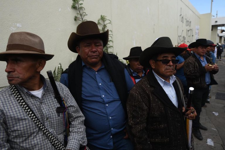 segundo día de manifestación de los 48 Cantones de Totonicapán frente el Ministerio Público