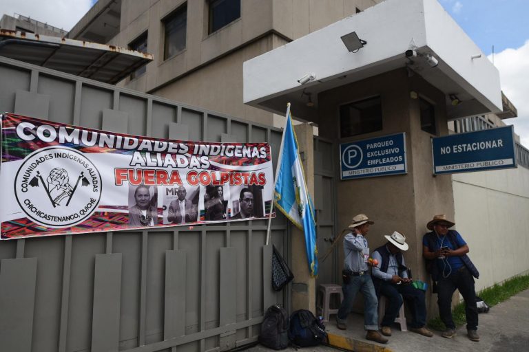 segundo día de manifestación de los 48 Cantones de Totonicapán frente el Ministerio Público