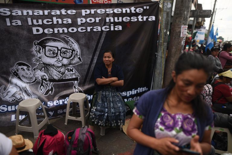 manifestación contra la fiscal general en sede del Ministerio Público