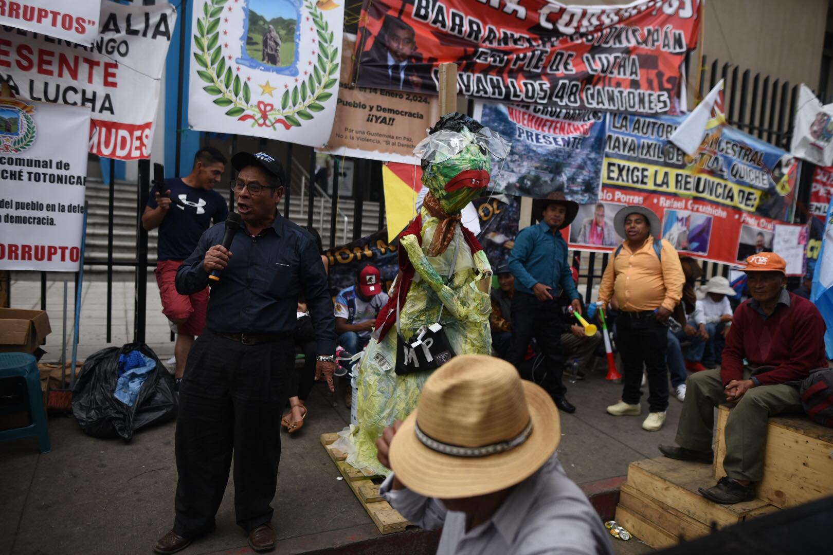 manifestación contra la fiscal general en sede del Ministerio Público