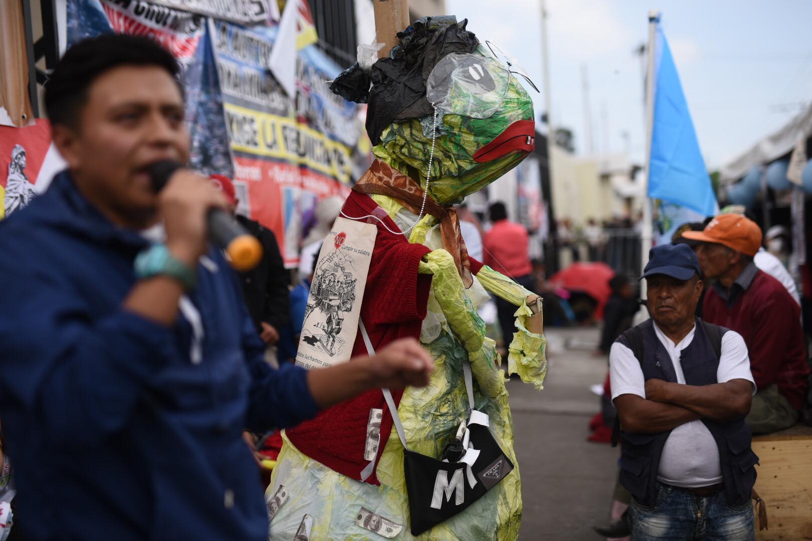 manifestación contra la fiscal general en sede del Ministerio Público