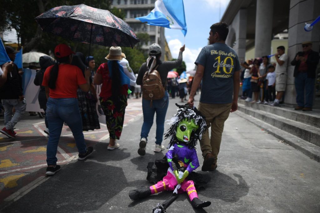 marcha de vendedores de mercados en zona 1