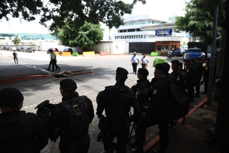 presencia de PNC en aeropuerto La Aurora por manifestaciones