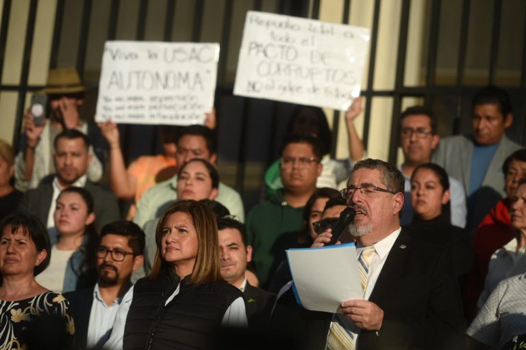 Bernardo Arévalo y Karin Herrera se pronuncian por antejuicio por caso Usac