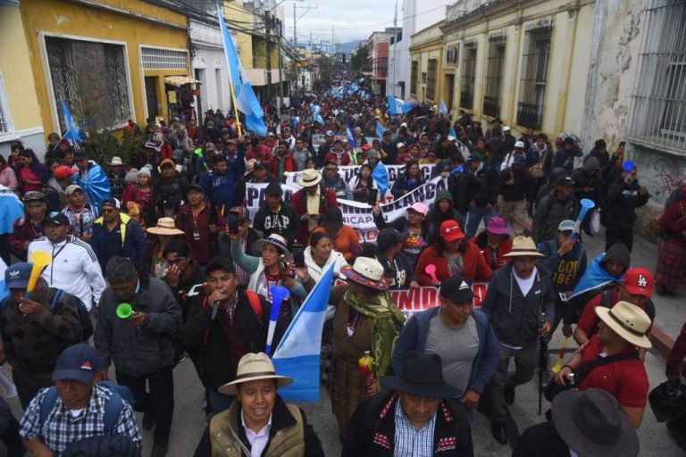 manifestación de autoridades indígenas en la capital