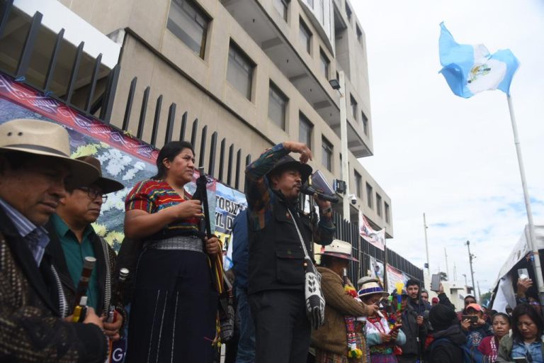 manifestación de autoridades indígenas en la capital