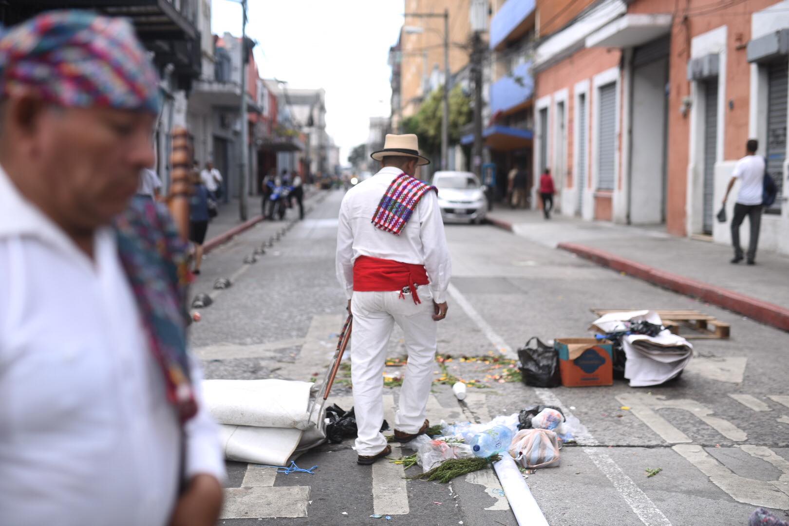 Autoridades indígenas realizan caminata en la zona 1 capitalina