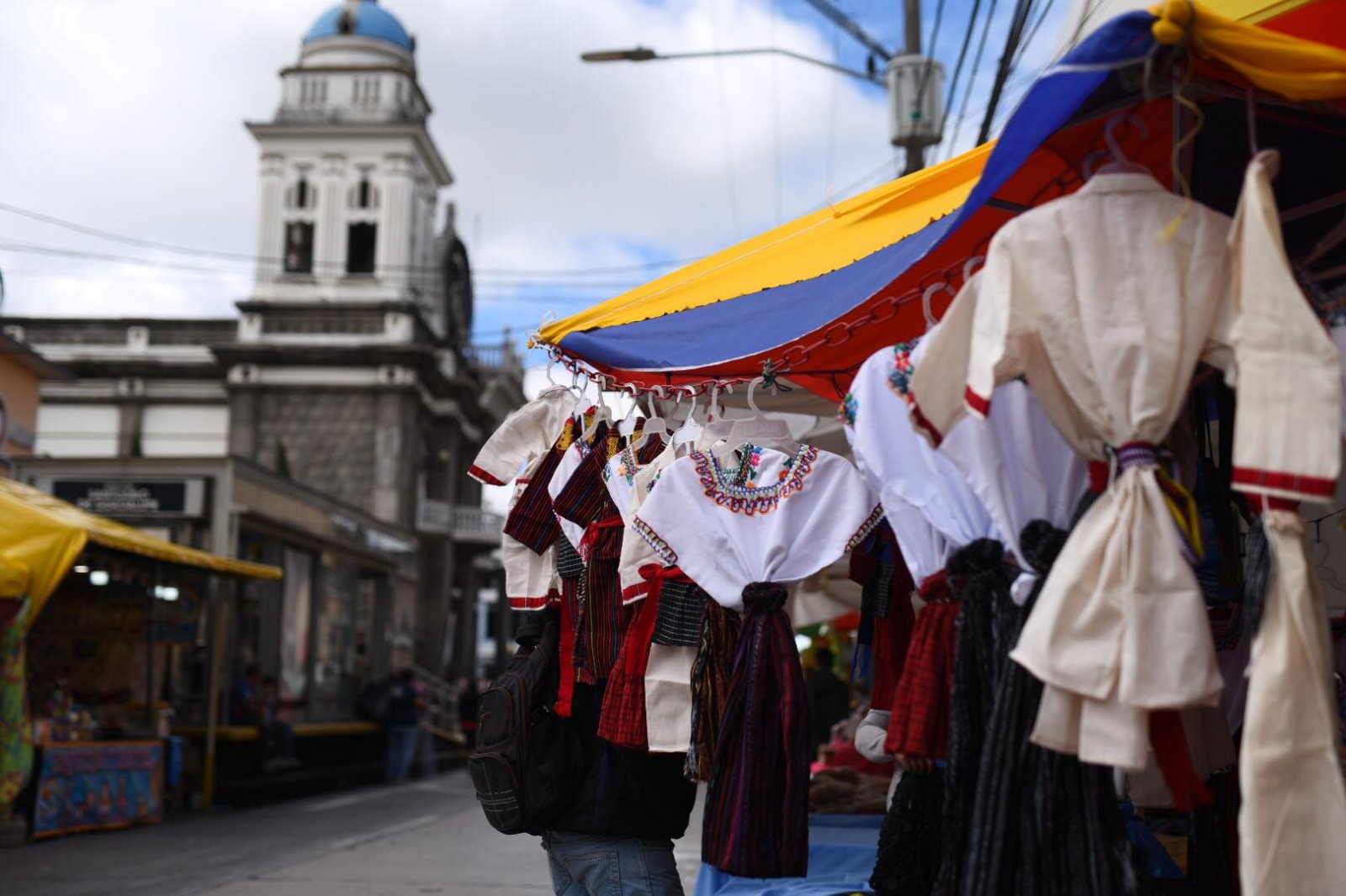 fieles acuden al santuario en Día de la Virgen de Guadalupe