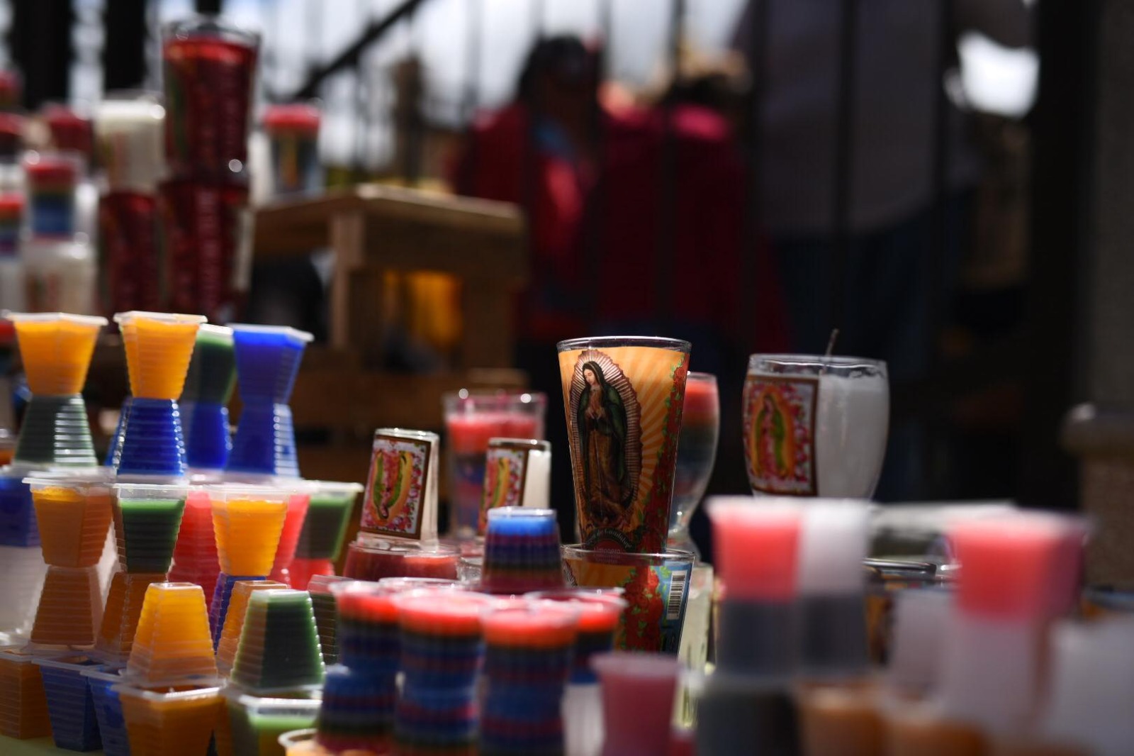 fieles acuden al santuario en Día de la Virgen de Guadalupe