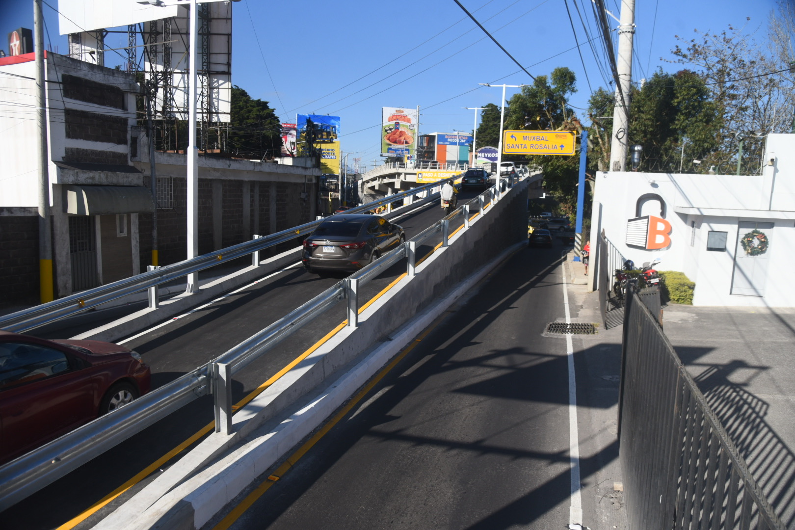 Inauguran paso a desnivel en Km. 13.5 de ruta a El Salvador