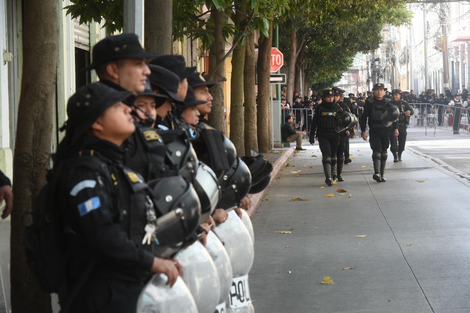 Alta presencia policial y cierres en los alrededores del Congreso