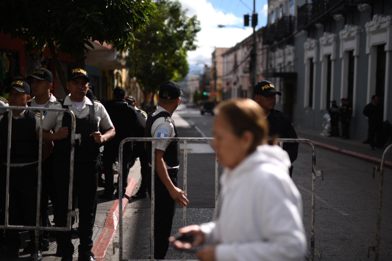 Alta presencia policial y cierres en los alrededores del Congreso