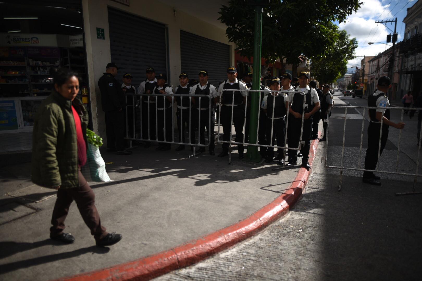 Alta presencia policial y cierres en los alrededores del Congreso