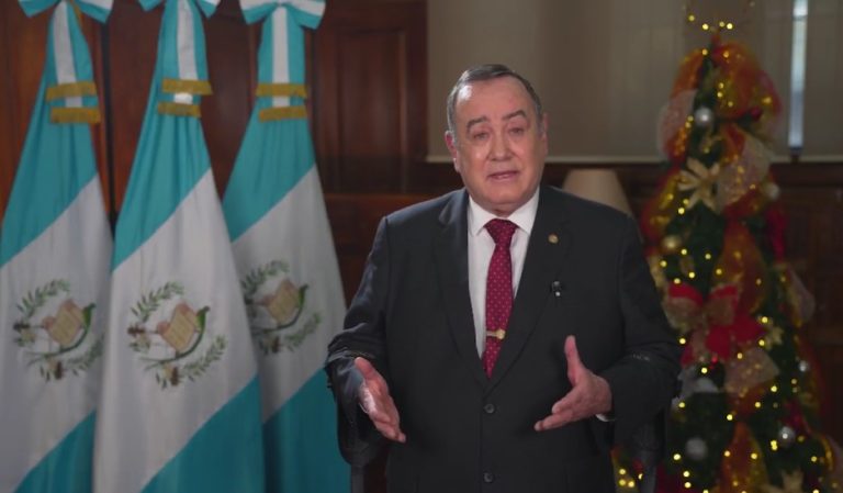 Presidente Alejandro Giammattei comparte mensaje navideño