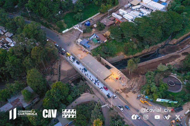 construcción de puente en Km. 17.5 de la ruta al Pacífico