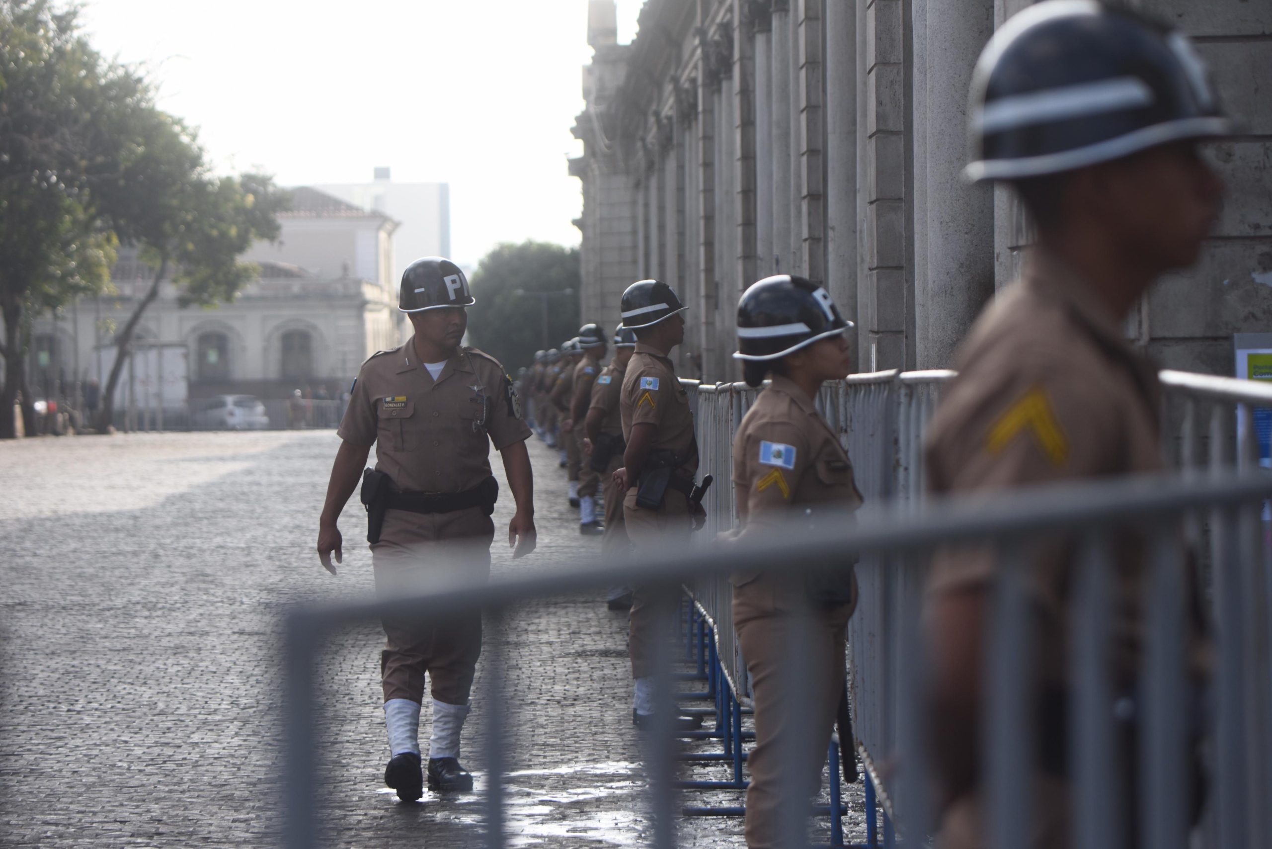 saludo del Ejército al presidente Bernardo Arévalo