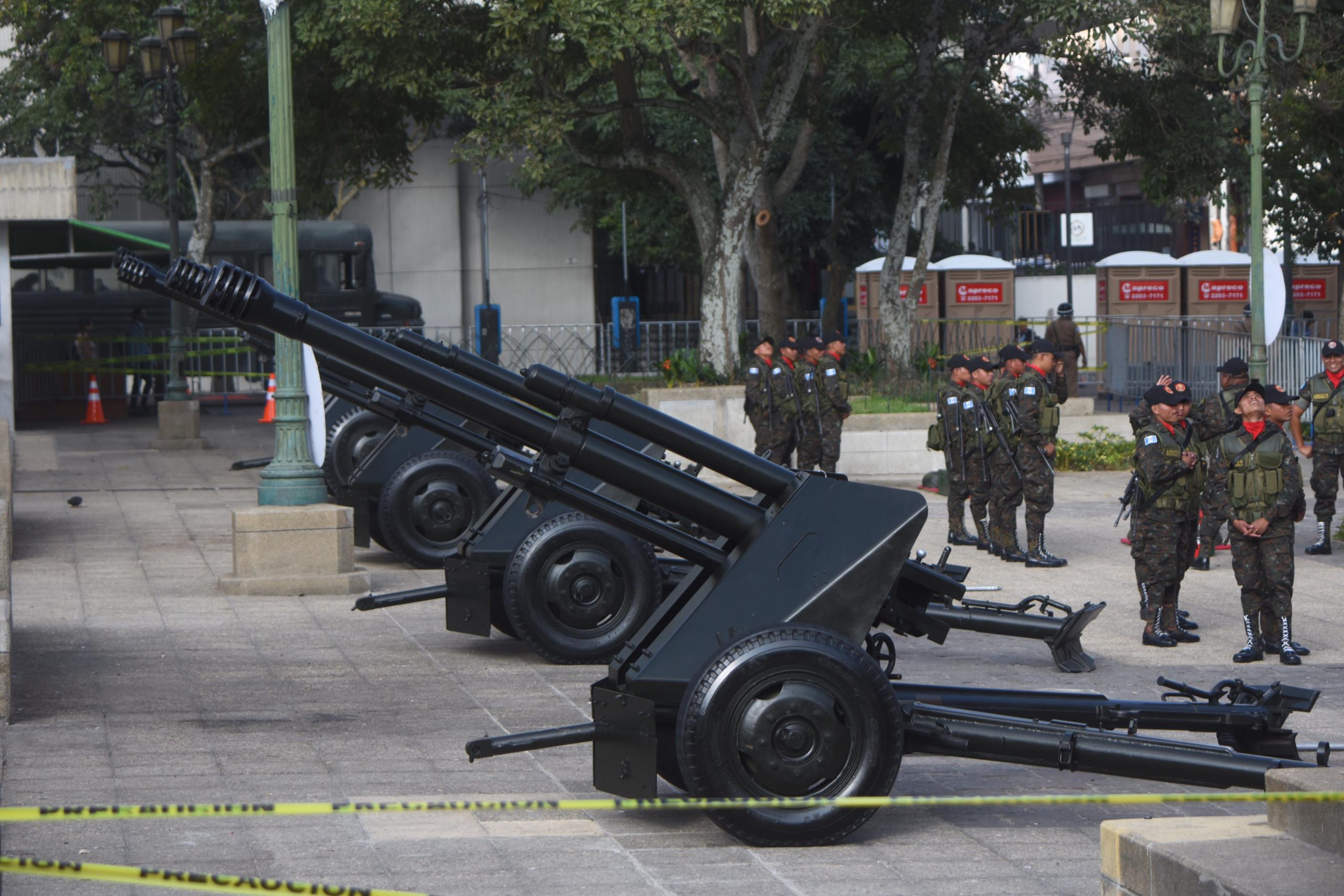 saludo del Ejército al presidente Bernardo Arévalo