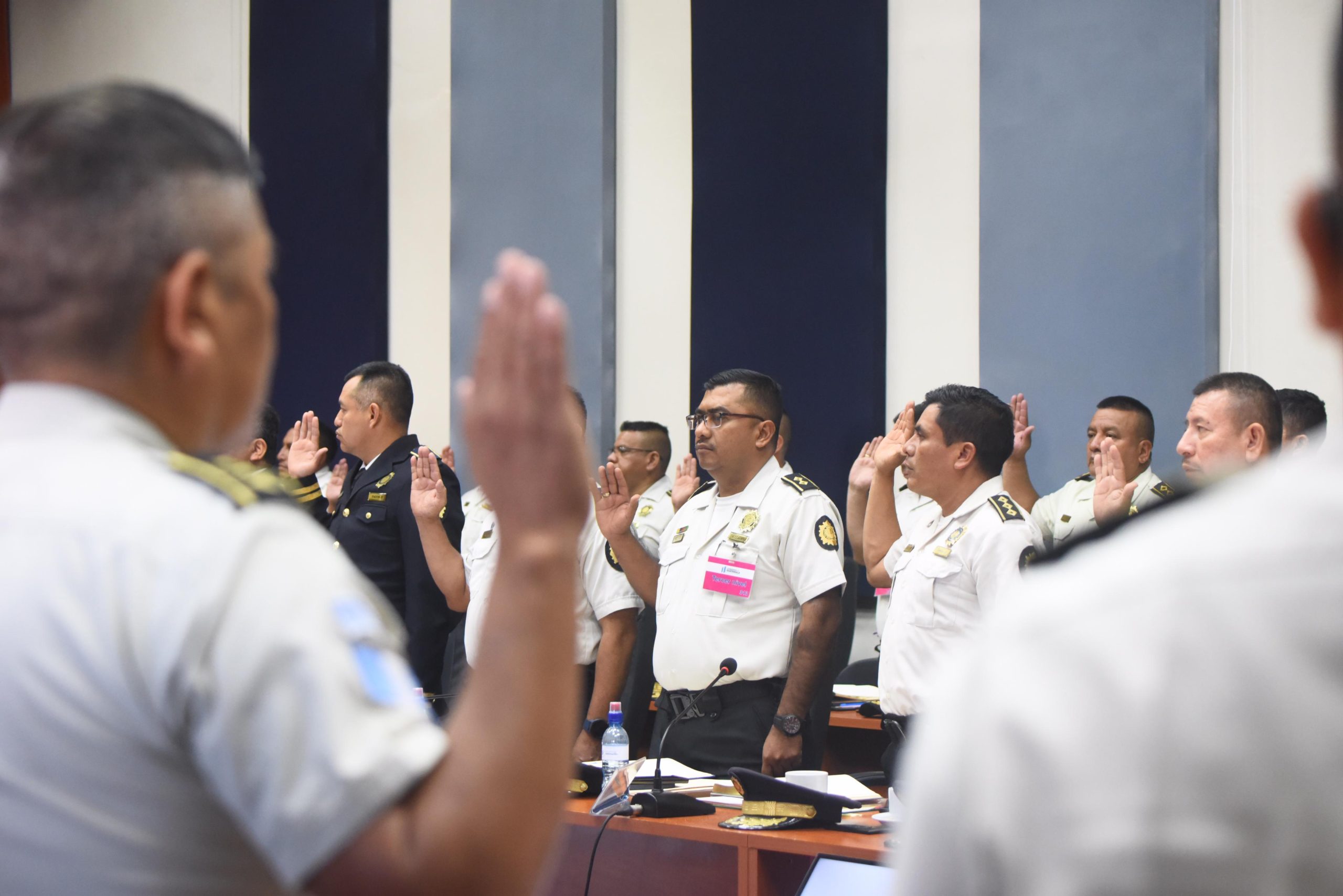 Juramentan a la nueva cúpula de la PNC