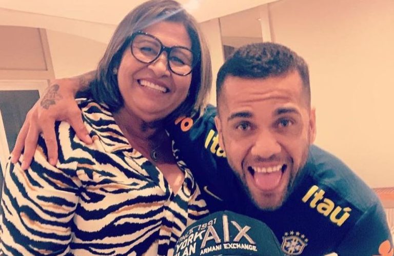 Madre de Dani Alves