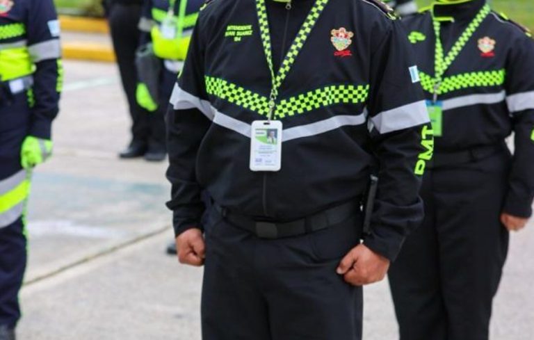 agentes de PMT de la Ciudad de Guatemala