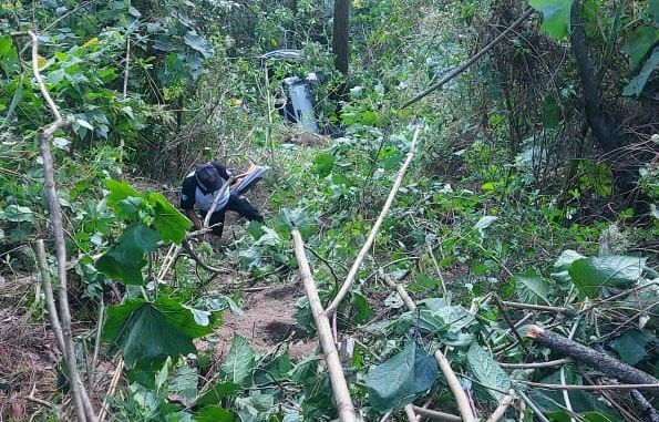 Vehículo cae a barranco en ruta Interamericana