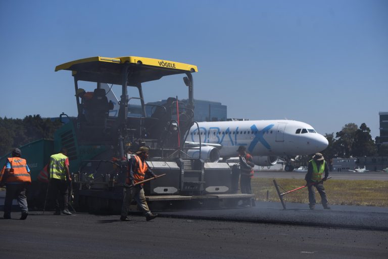 pista del aeropuerto internacional La Aurora