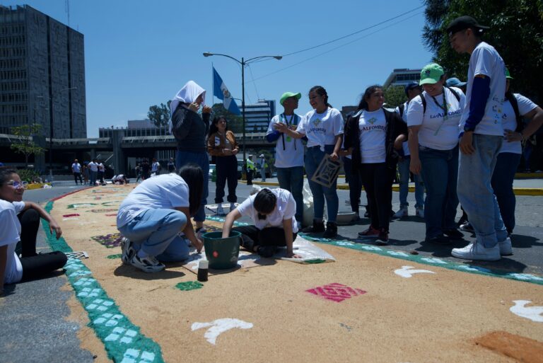 alfombra-de-la-ciudad-viernes-santo-4