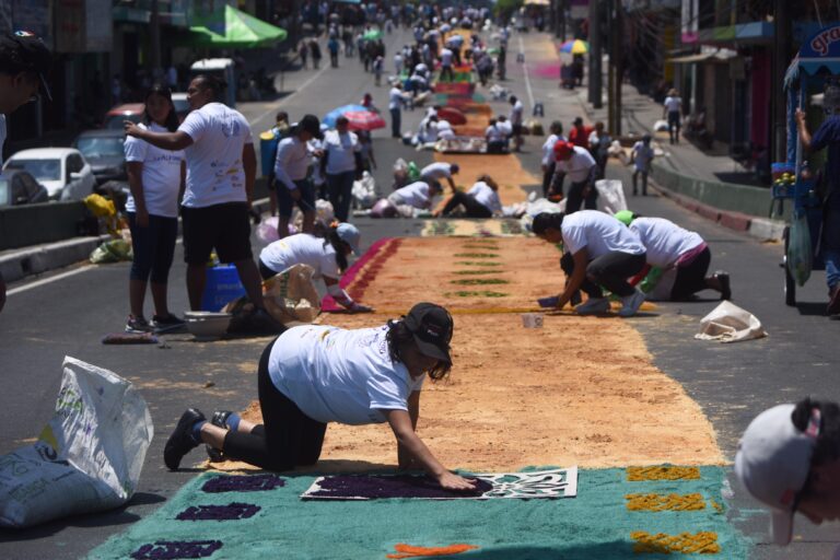 alfombra-de-la-ciudad-viernes-santo-7