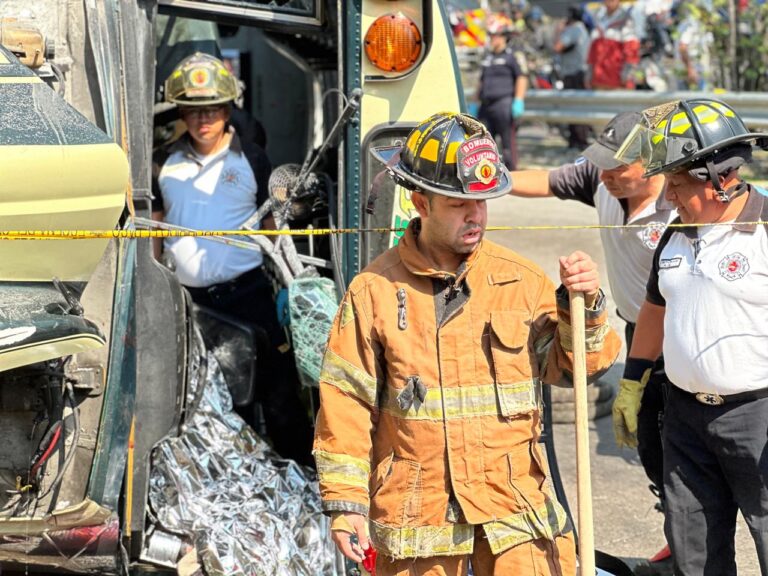 Accidente de bus extraurbano en Km.19.5 de ruta Interamericana