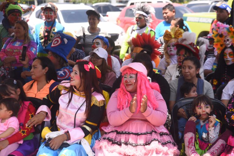 desfile de payasos en Guatemala