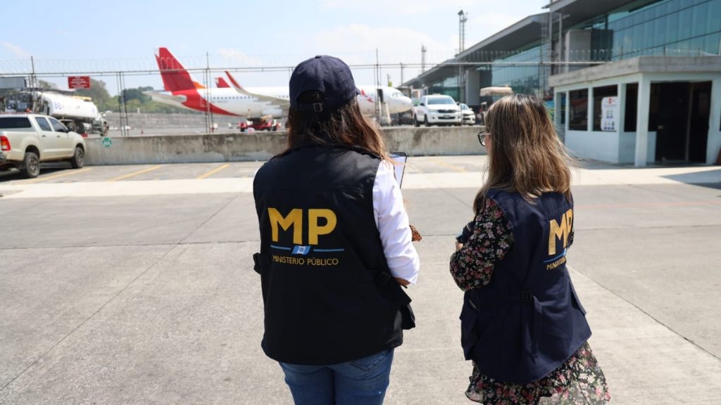 diligencia del MP en aeropuerto La Aurora