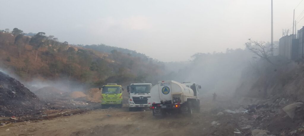 incendio en vertedero de Amsa, abril 2024